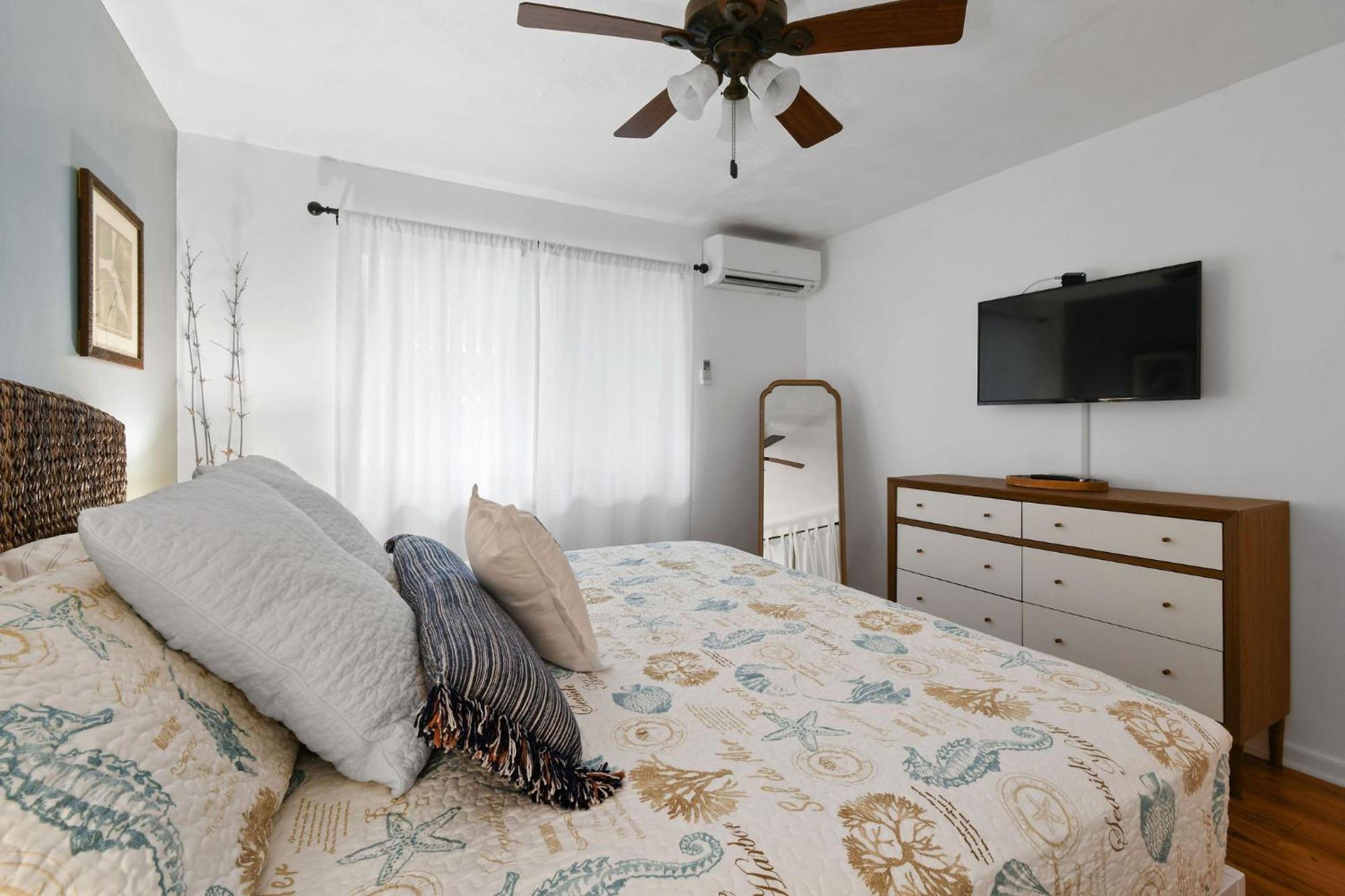 Sunshine Shores Boutique Apartments Palm Beach Shores Exterior photo