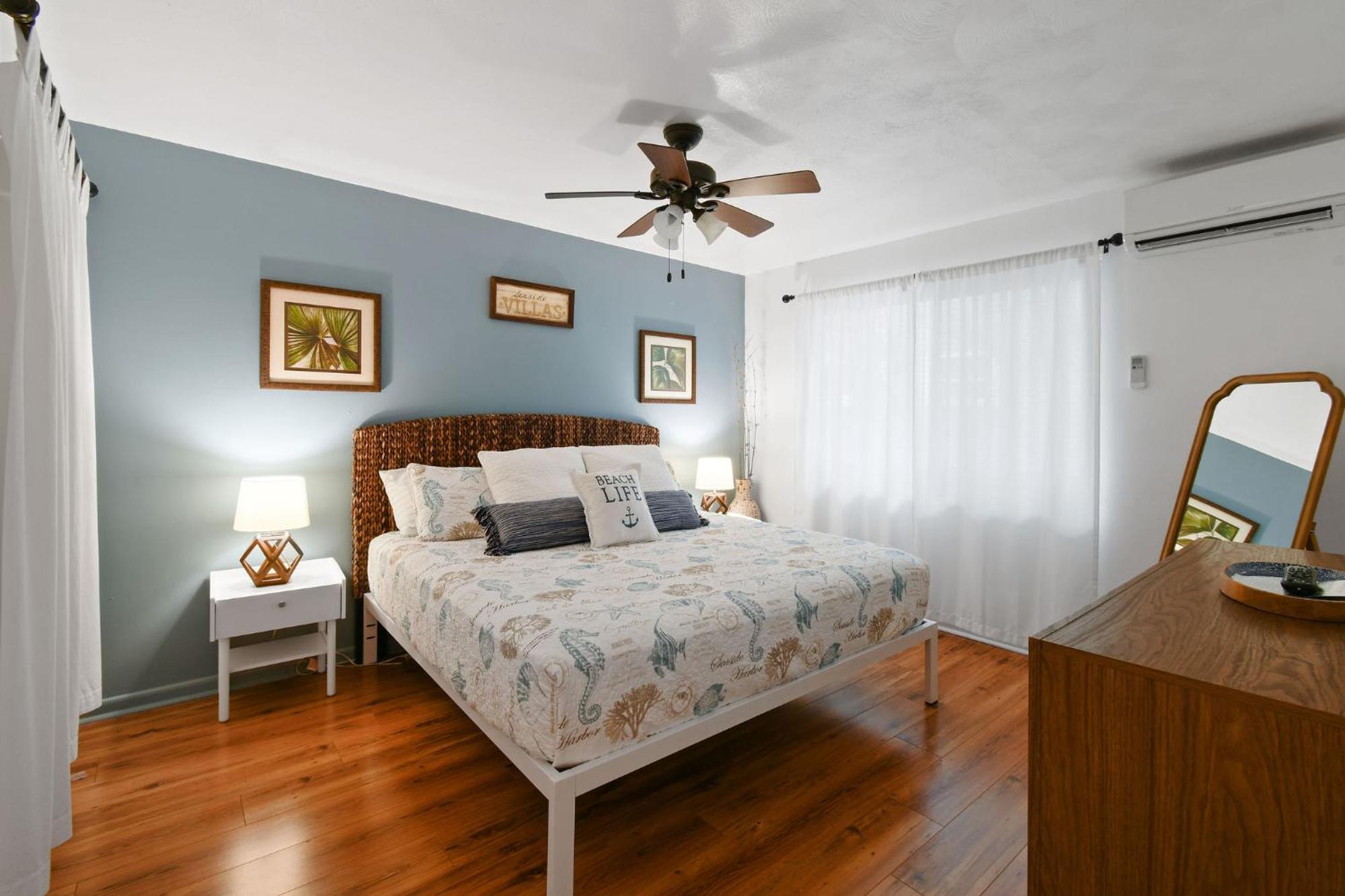 Sunshine Shores Boutique Apartments Palm Beach Shores Exterior photo