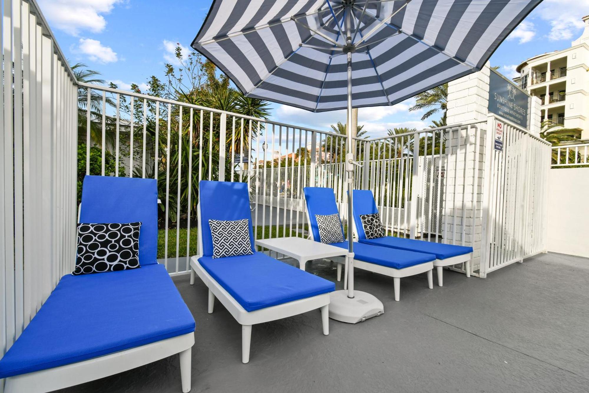 Sunshine Shores Boutique Apartments Palm Beach Shores Exterior photo
